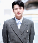 sehun_at_dior_28629.jpg