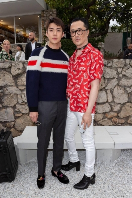 Click to view full size image
==============
sehunLV18_281129.jpg sehunLV18_281129.jpg