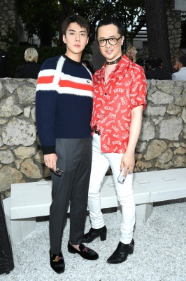 Click to view full size image
==============
sehunLV18_28329.jpg sehunLV18_28329.jpg