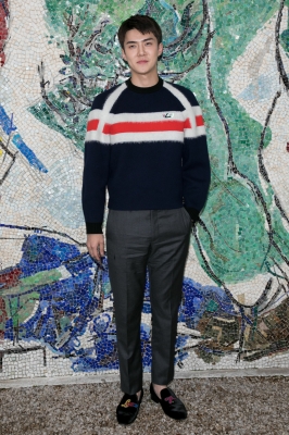 Click to view full size image
==============
sehunLV18_28529.jpg sehunLV18_28529.jpg