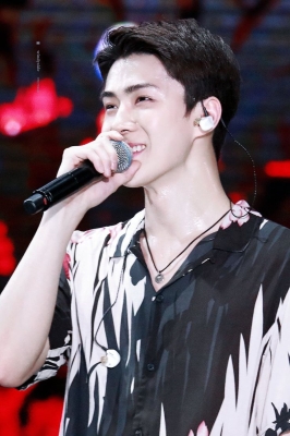 Click to view full size image
==============
lottesehun_28629.jpg lottesehun_28629.jpg