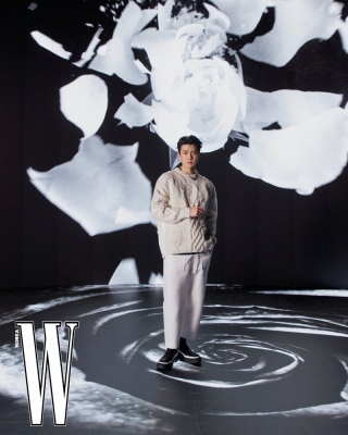 Click to view full size image
==============
sehun_W_Korea_281129.jpeg sehun_W_Korea_281129.jpeg