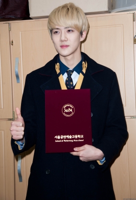 Click to view full size image
==============
graduation_28329.jpg graduation_28329.jpg