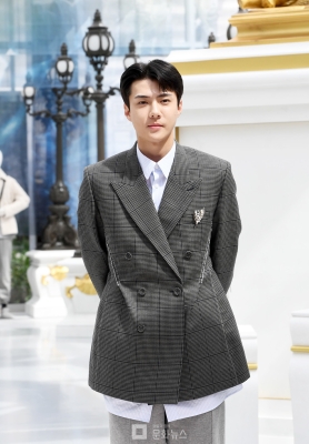 Click to view full size image
==============
sehun_at_dior_281829.jpg sehun_at_dior_281829.jpg