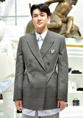 Click to view full size image
==============
sehun_at_dior_282429.jpg sehun_at_dior_282429.jpg